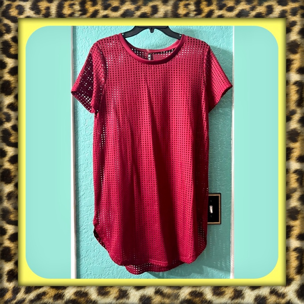 👑✅PRICE FIRM✅Burgundy Red Perforated Mini Short Sleeve Dress. NWOT